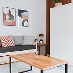 Design District In Quiet Neighbourhood Huoneisto