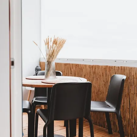 Appartement Design District In Quiet Neighbourhood *