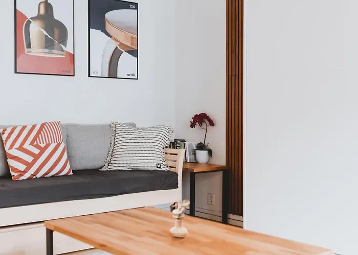 Design District In Quiet Neighbourhood Διαμέρισμα